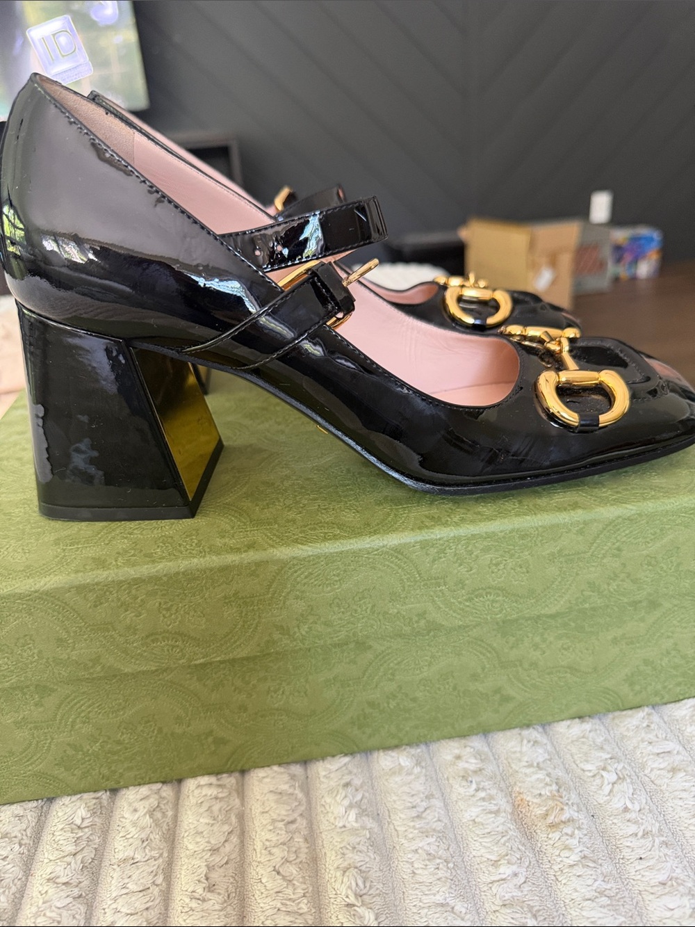 Gucci Black Patent Leather Mary Jane Heels with Gold Horsebit - Picture 5 of 6